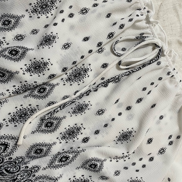 Super nice style and modern - Picture 3 of 3